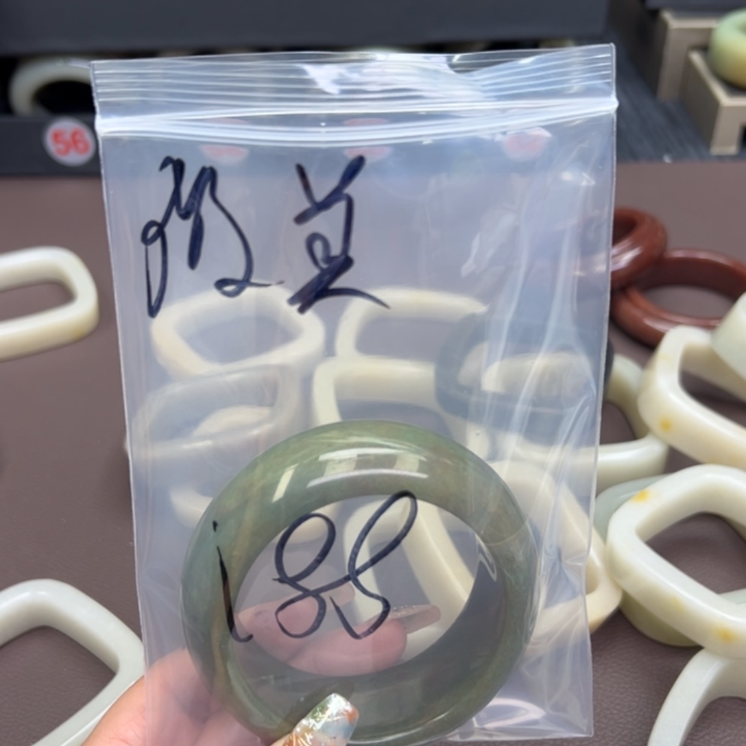 石英质玉手镯未镶嵌微*