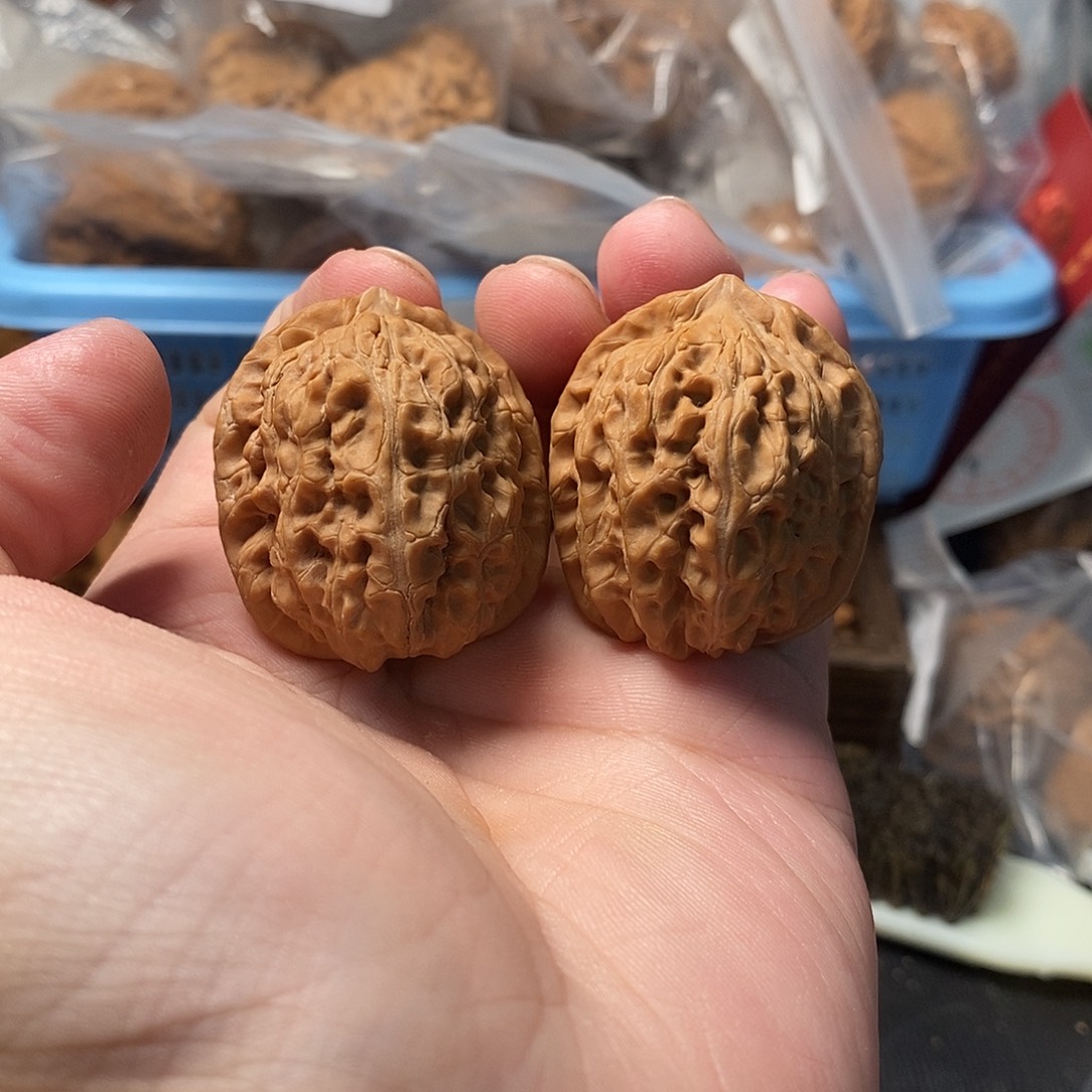 1文玩核桃火麒麟34-381