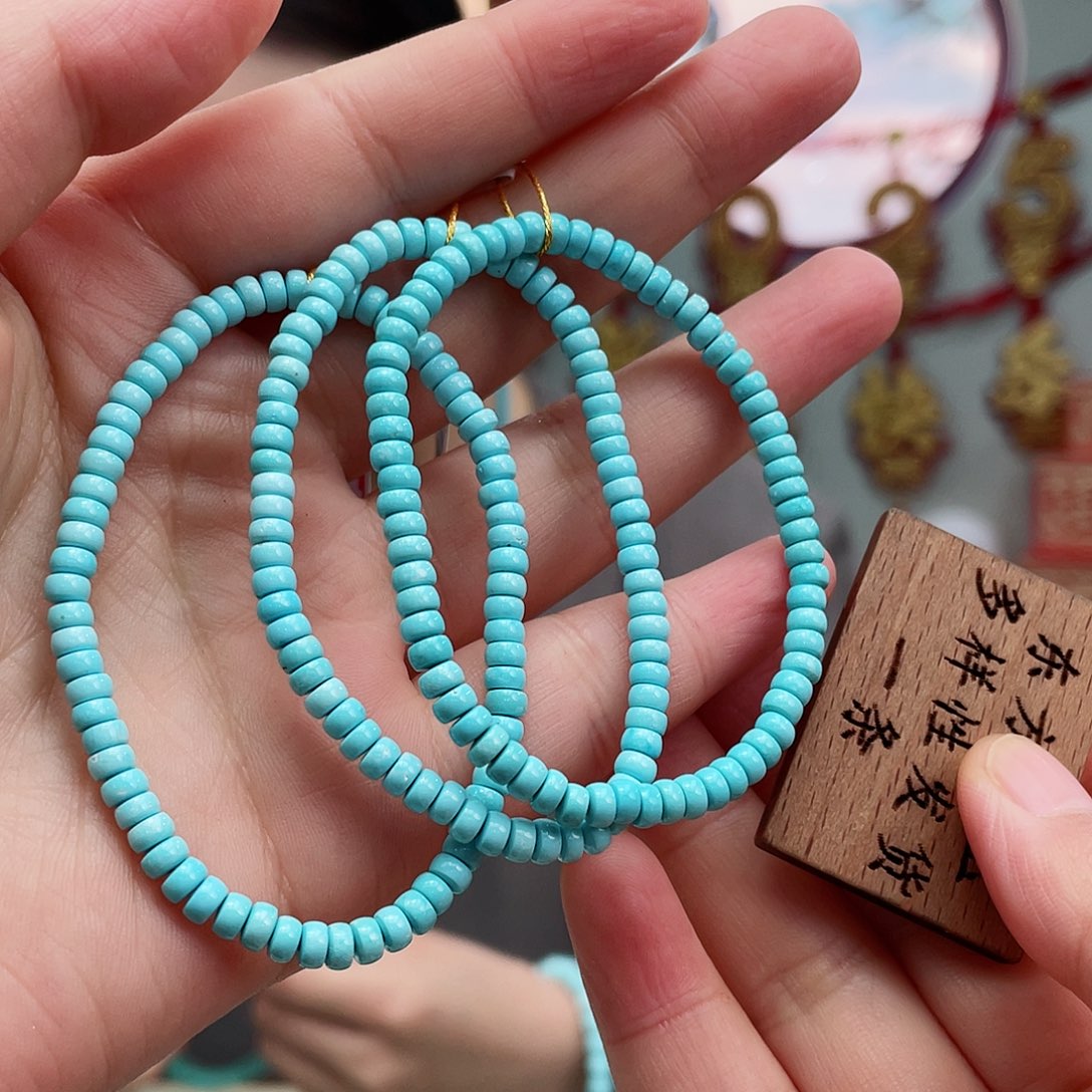 绿松石颈饰未镶嵌