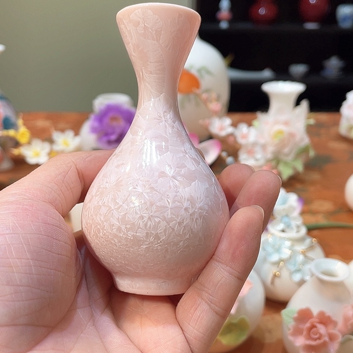 手工陶瓷精致摆件