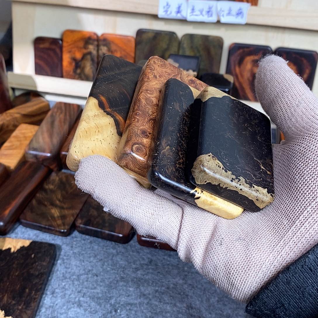 木L****R11111111111