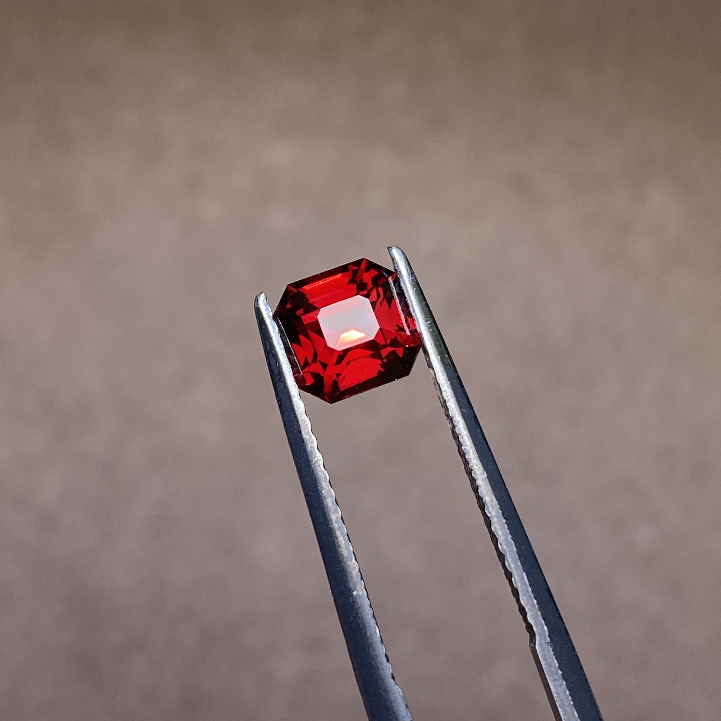 25B014 红色尖晶宝石（缅甸） 1.33克拉