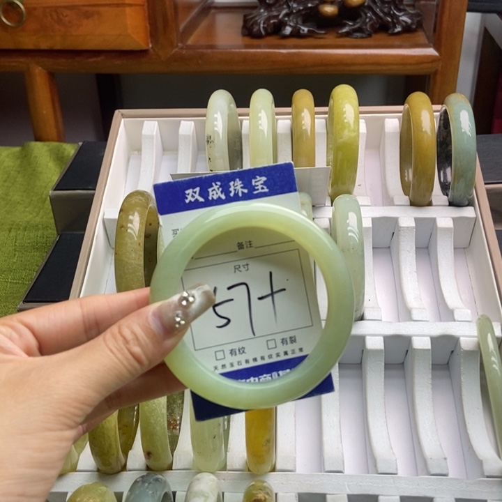 蛇纹石玉手镯未镶嵌498