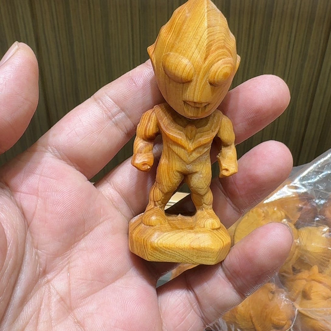 崖柏成年版奥特曼把件