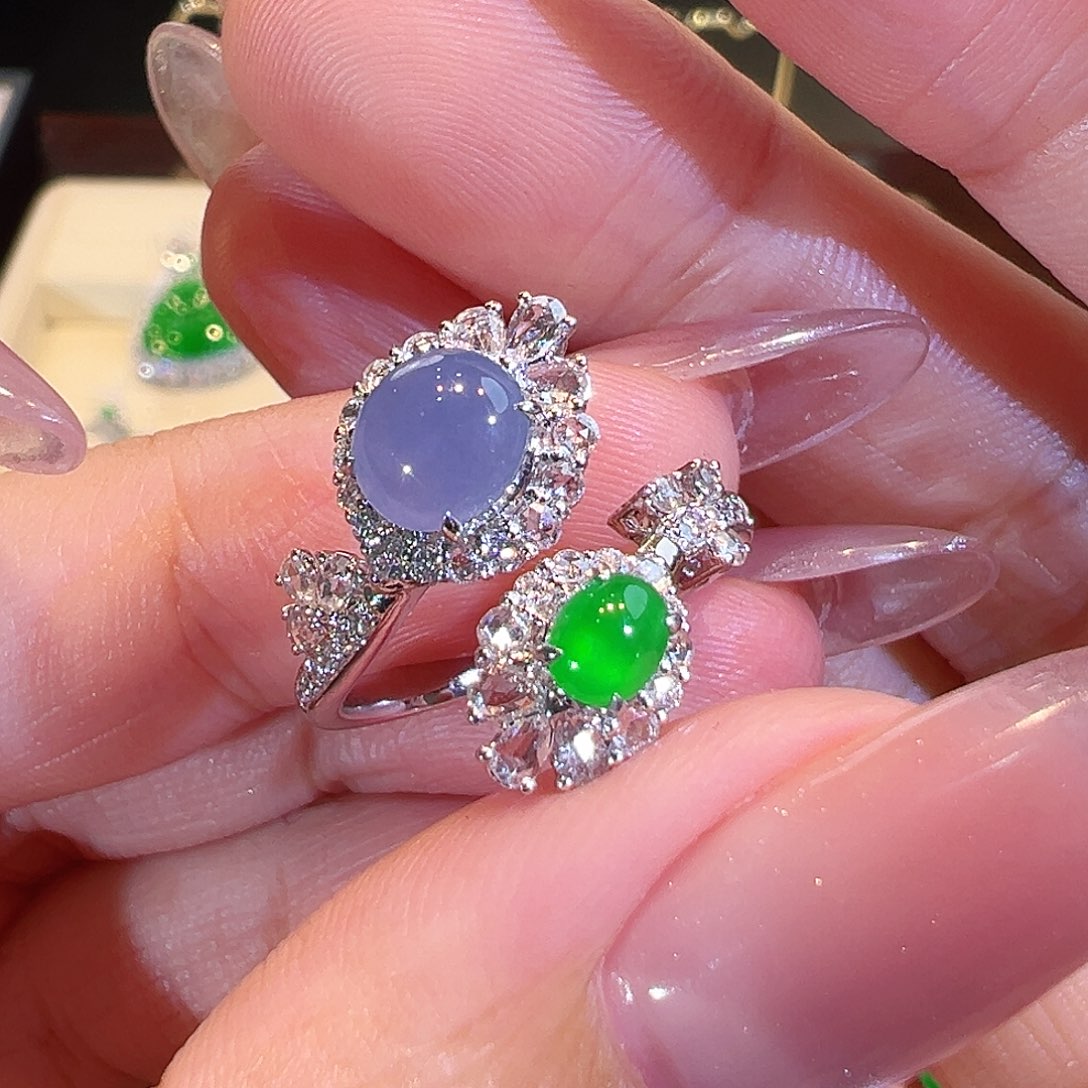 翡翠戒指18K金镶嵌翡翠