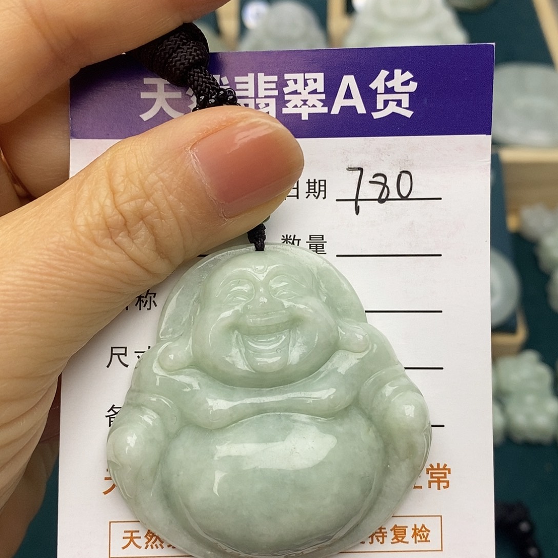 翡翠未镶嵌颈饰佛公