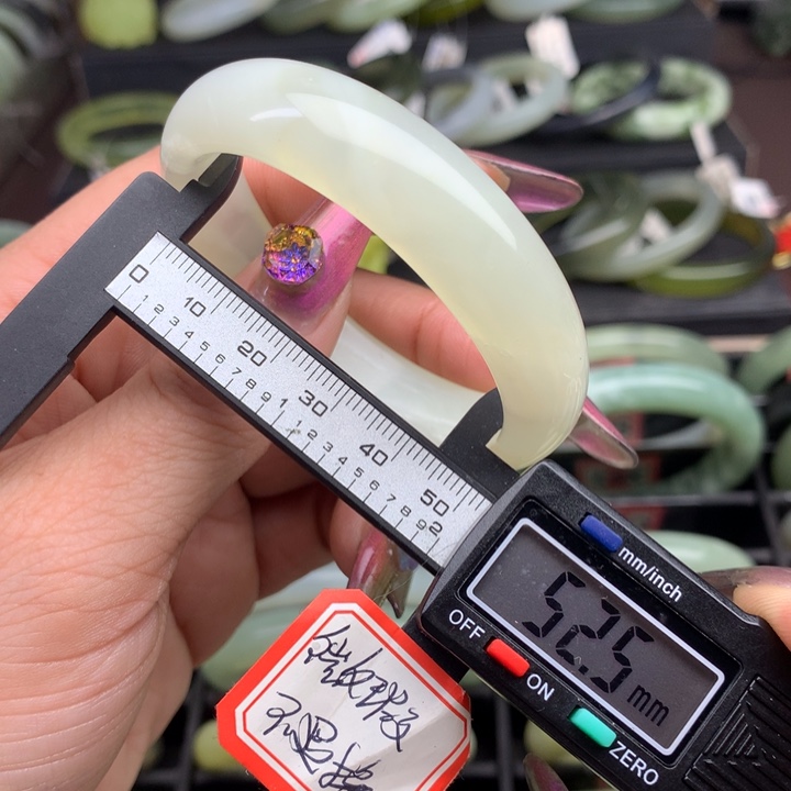 蛇纹石玉手镯未镶嵌587