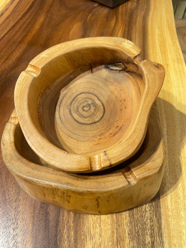 香樟木烟灰缸【随机发货】