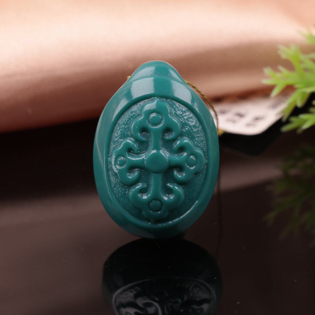 原矿纯天然绿松石精品牌子吊坠