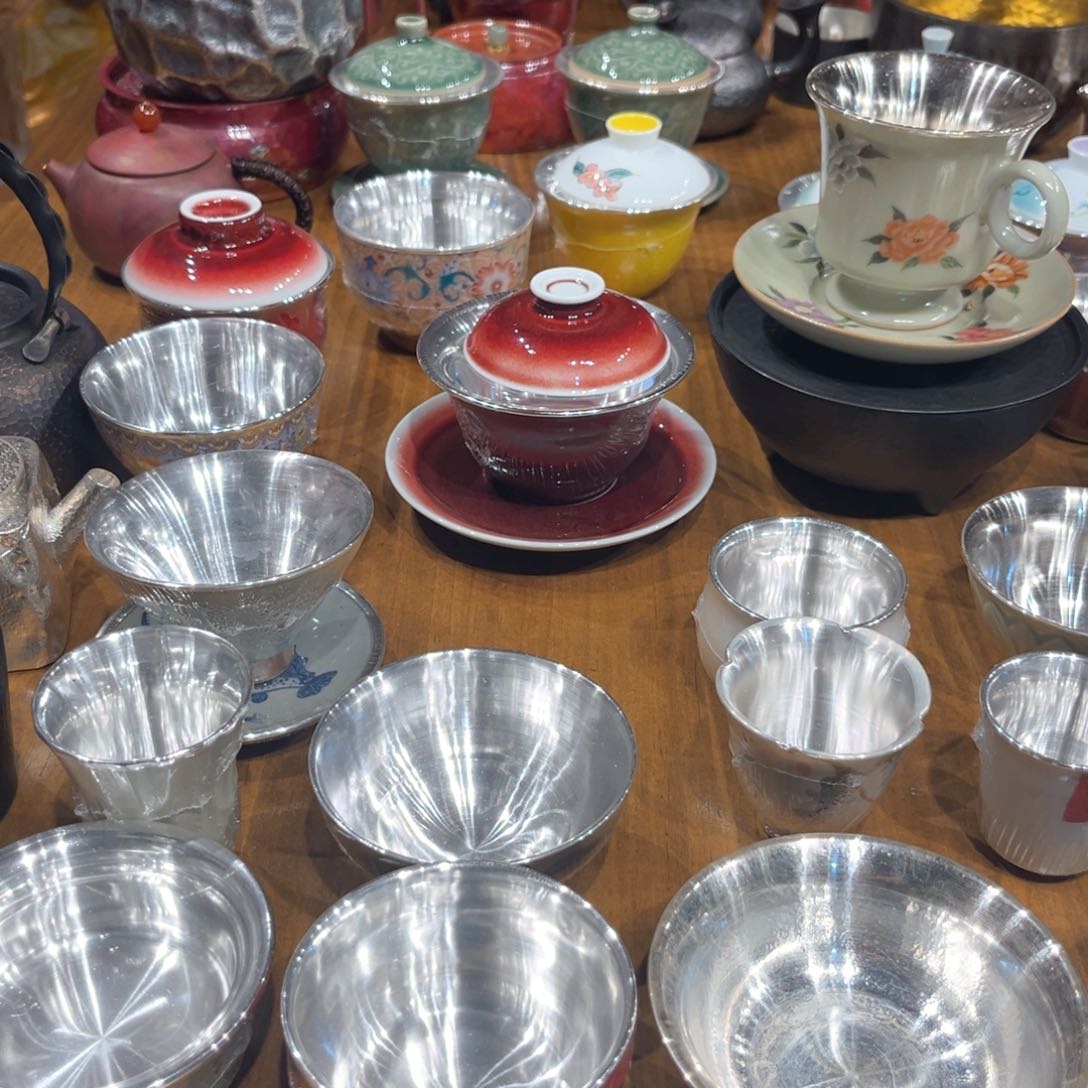 登**极琅红三才盖碗手工锻打工艺