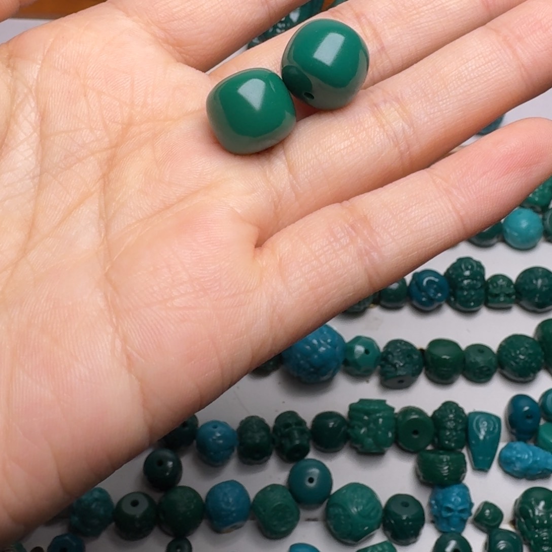 琉璃颈饰被****人科技松配饰