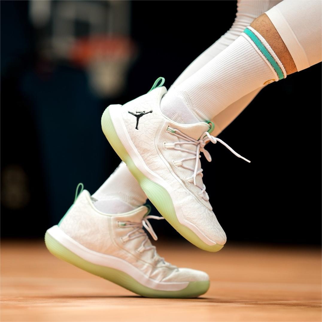 (微瑕慎拍)Nike/耐克Jodan 1 男款低帮实战篮球鞋AJ2664-117-43