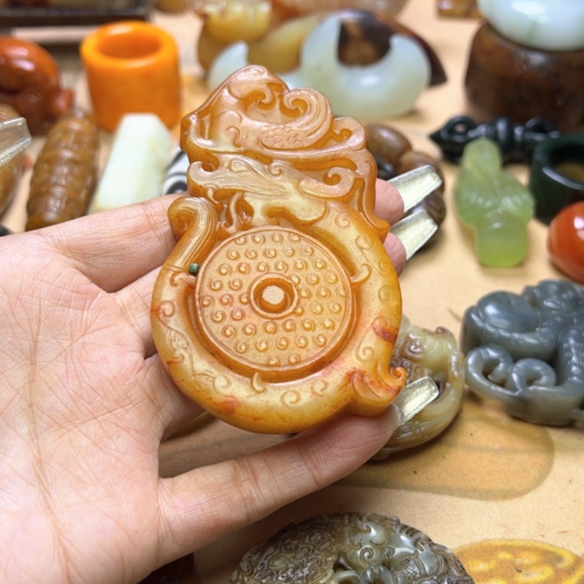 【闪购商品】蛇纹石玉颈饰未镶嵌