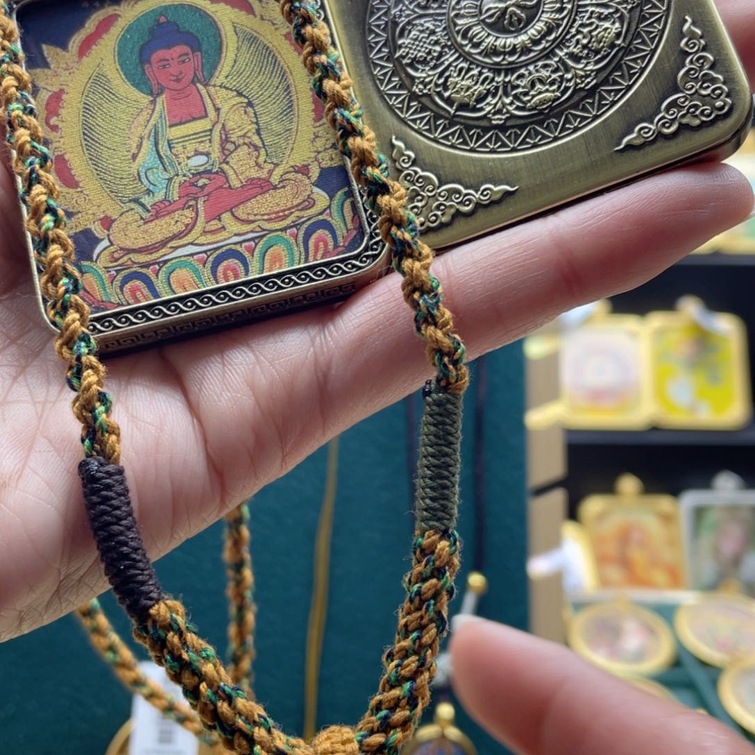 吊坠漫*路唐卡等多种形式的艺术形式的