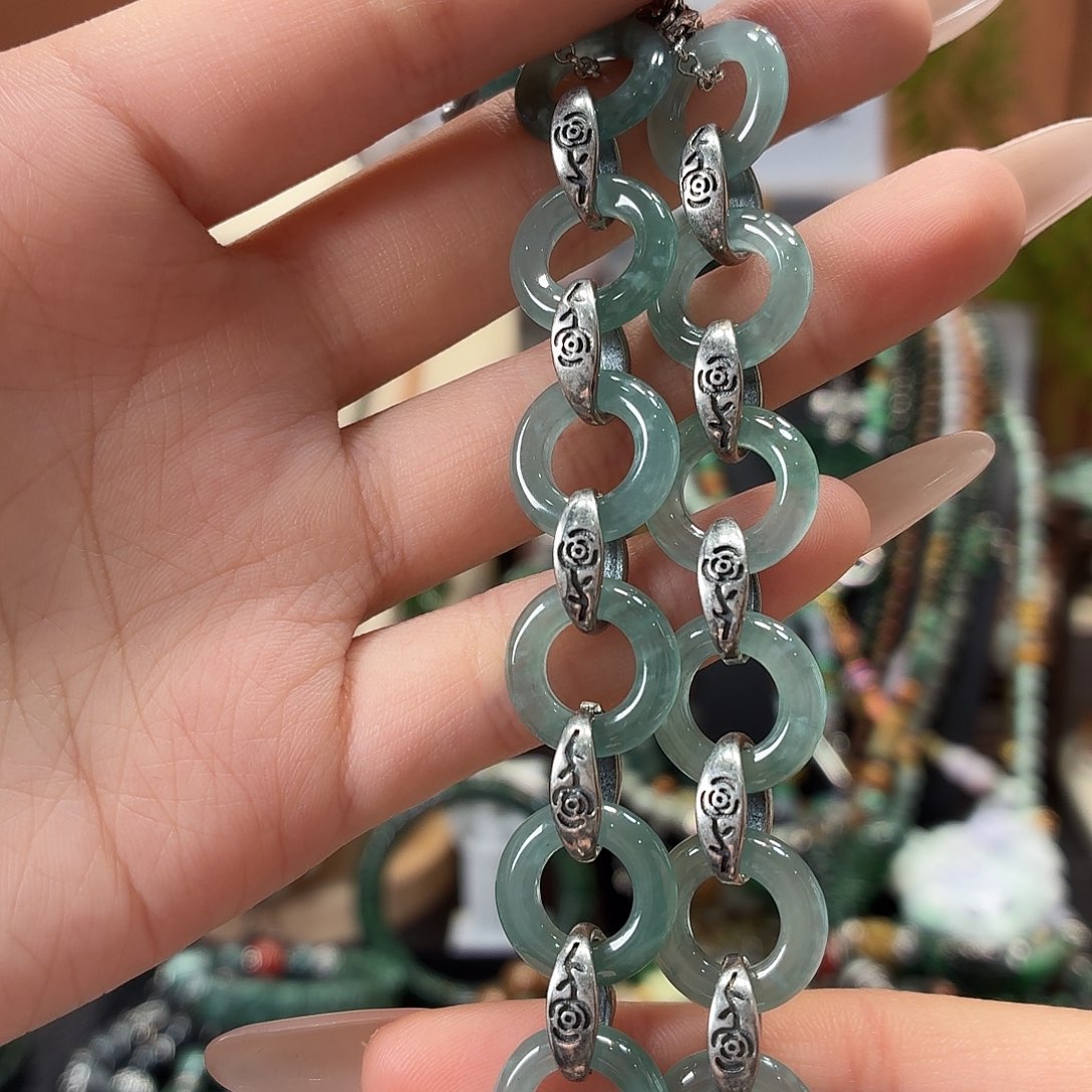 翡翠未镶嵌耳饰多样性发一手串