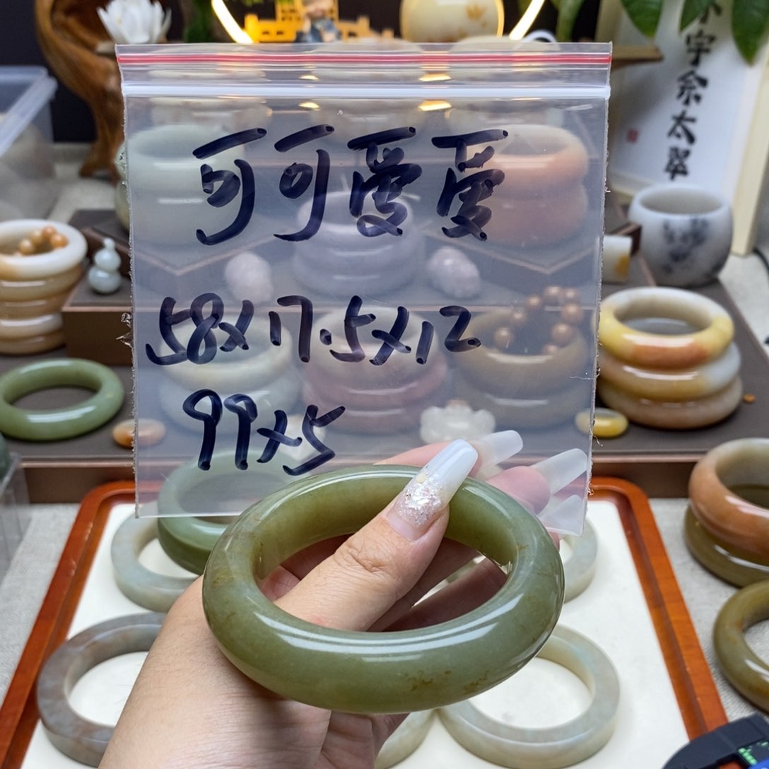 石英质玉手镯合金可**爱