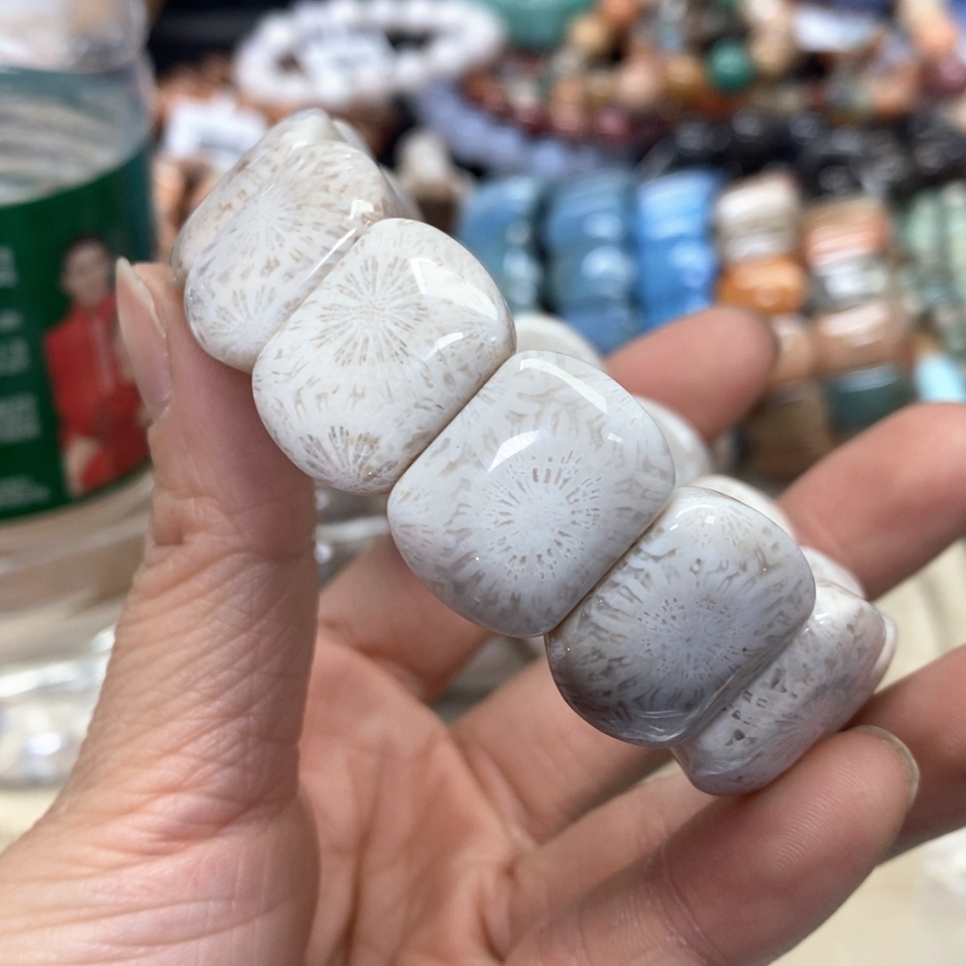 硅化珊瑚（珊瑚玉）手链未镶嵌我***肉305