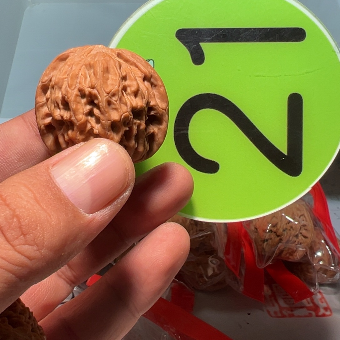 1***.文玩核桃，绿色21号