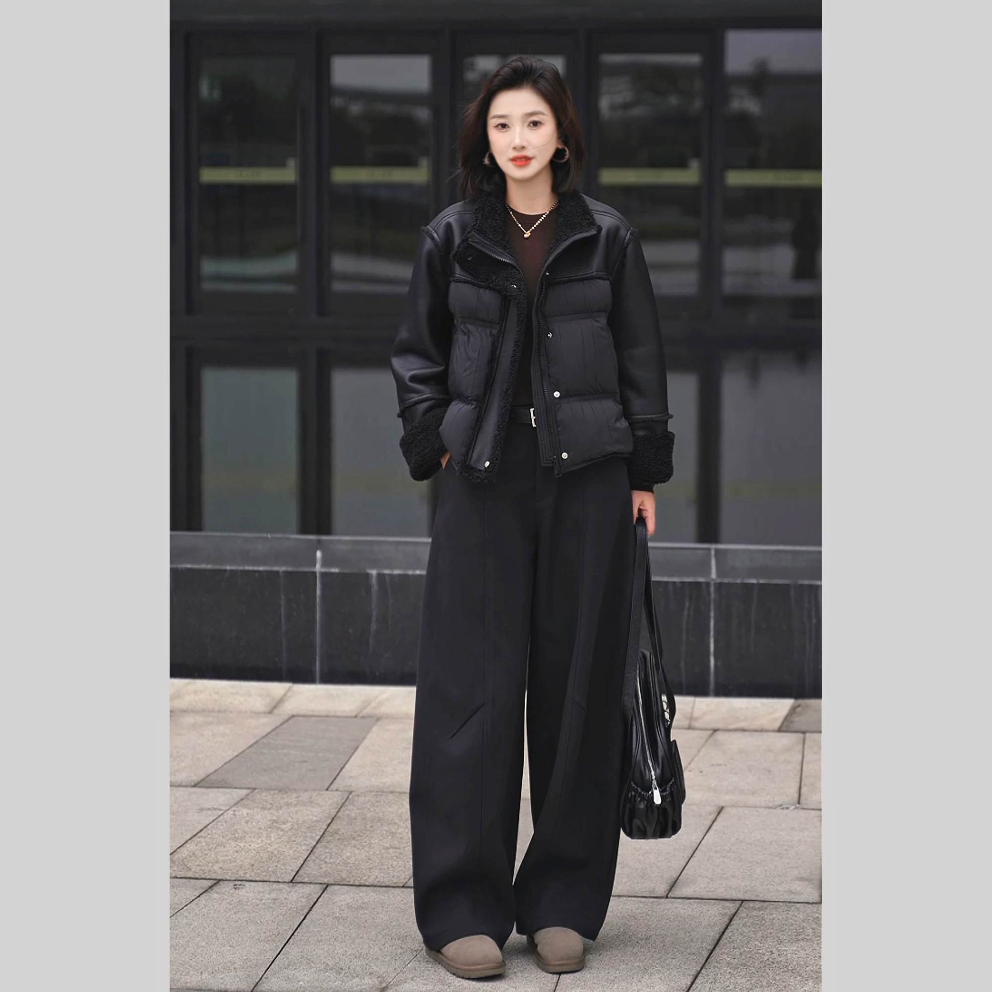 2025冬季新款立领拼接羽绒服女韩版时尚设计百搭白鸭绒外套