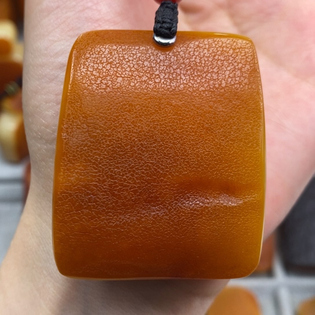 琥珀吊坠(赠链)未镶嵌