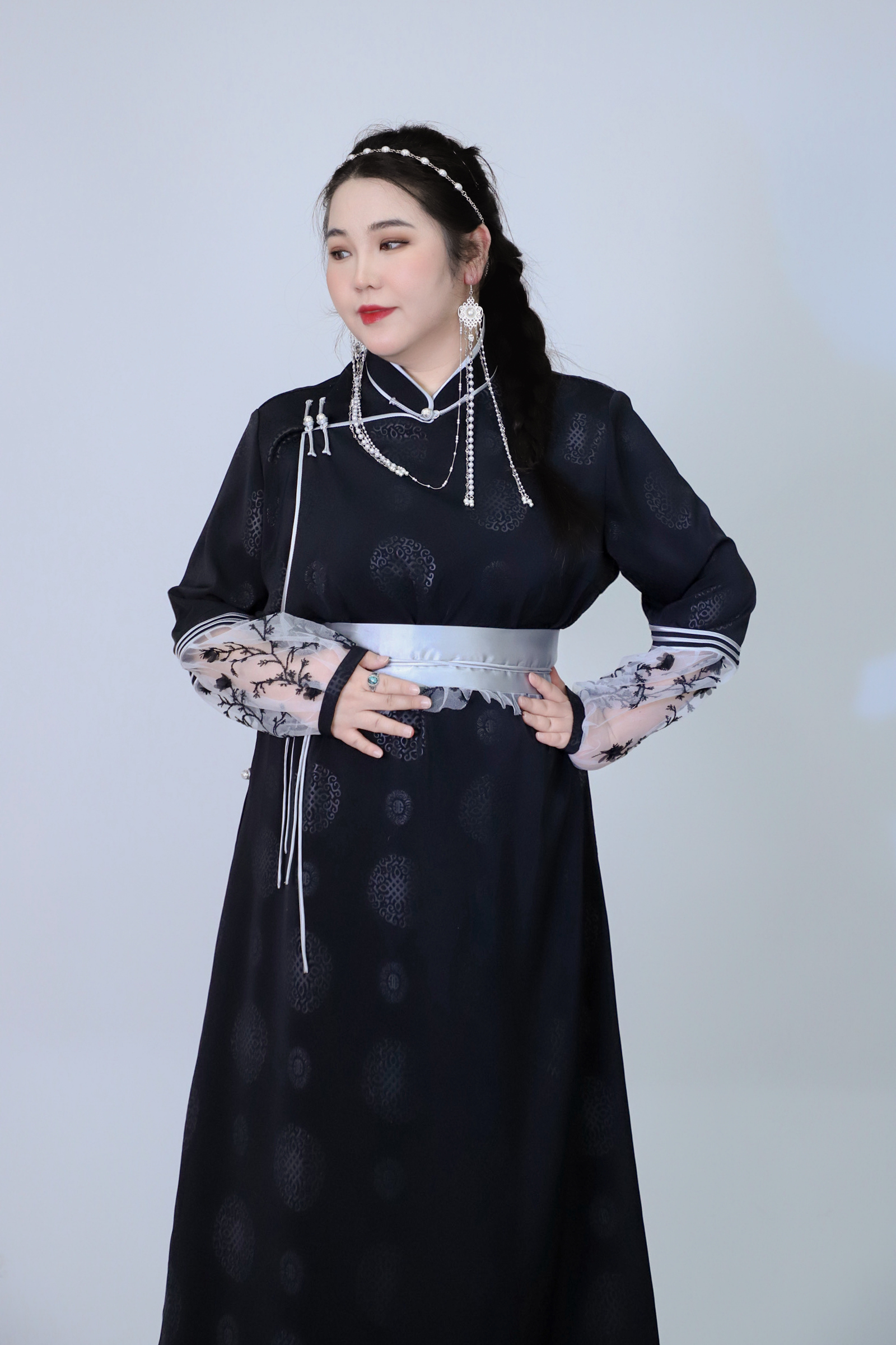 【衣合大码民族服饰】DM028重工显瘦遮肉蒙式传统长袍彰显独特魅力