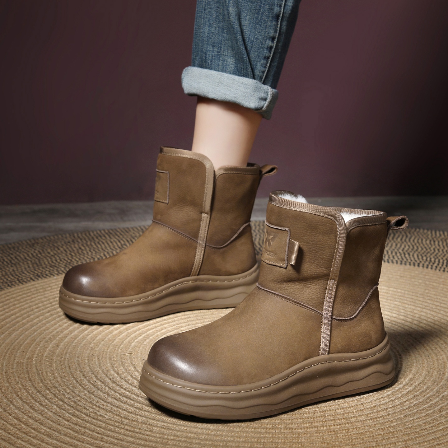 头层牛皮冬季保暖靴子女鞋加厚休闲百搭棉鞋时尚雪地靴真皮短靴女