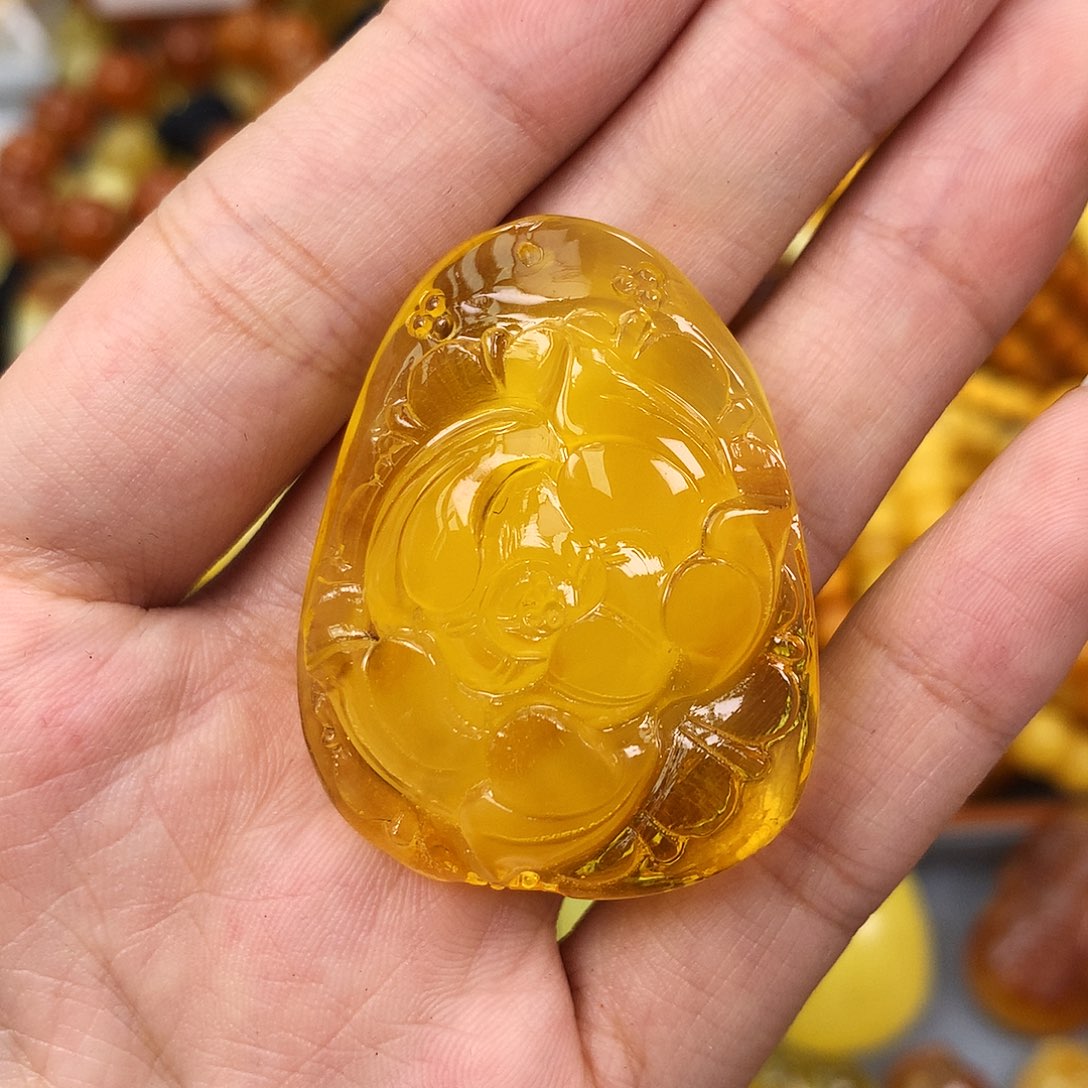 未镶嵌琥珀珠宝奇石