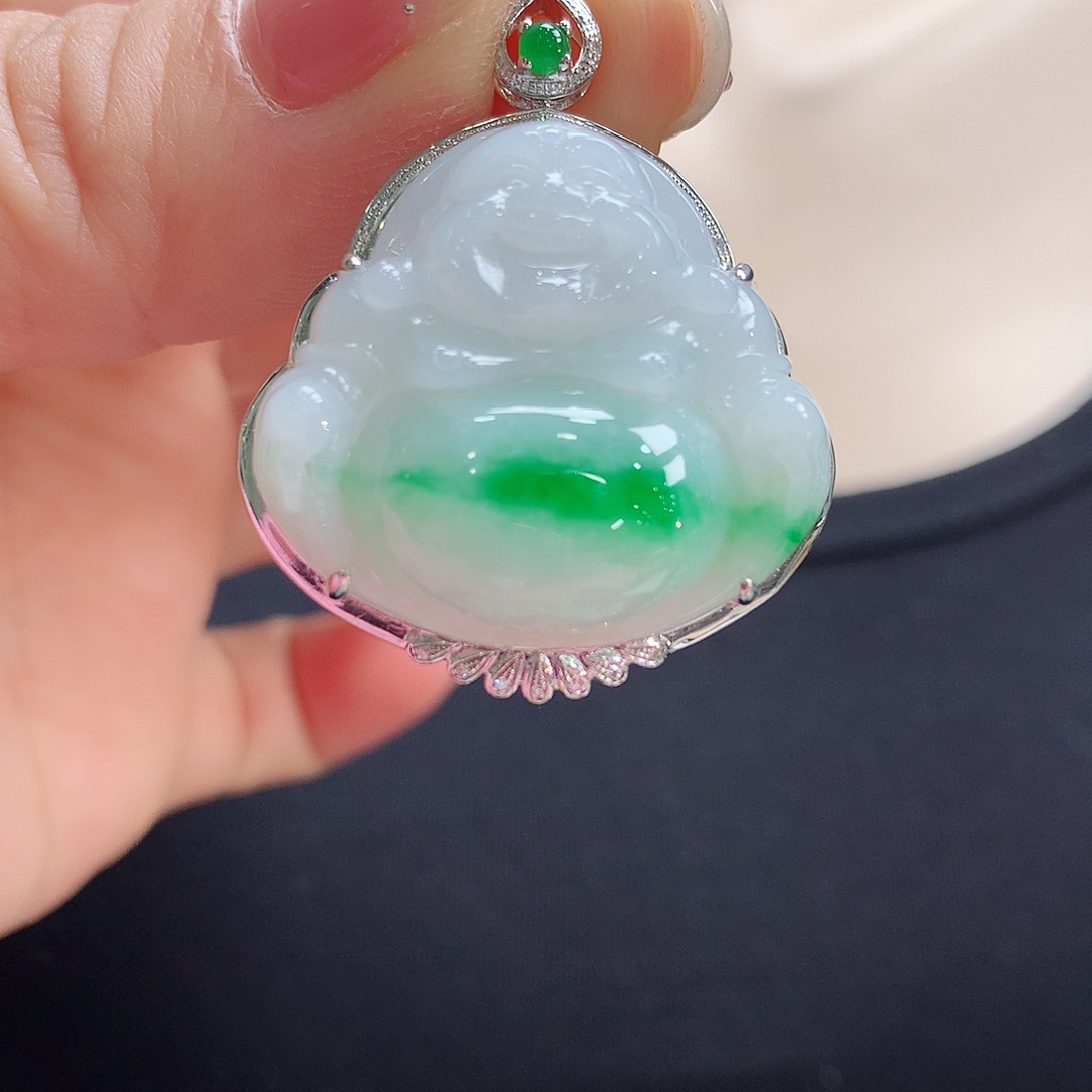 翡翠颈饰18K金镶嵌佛公