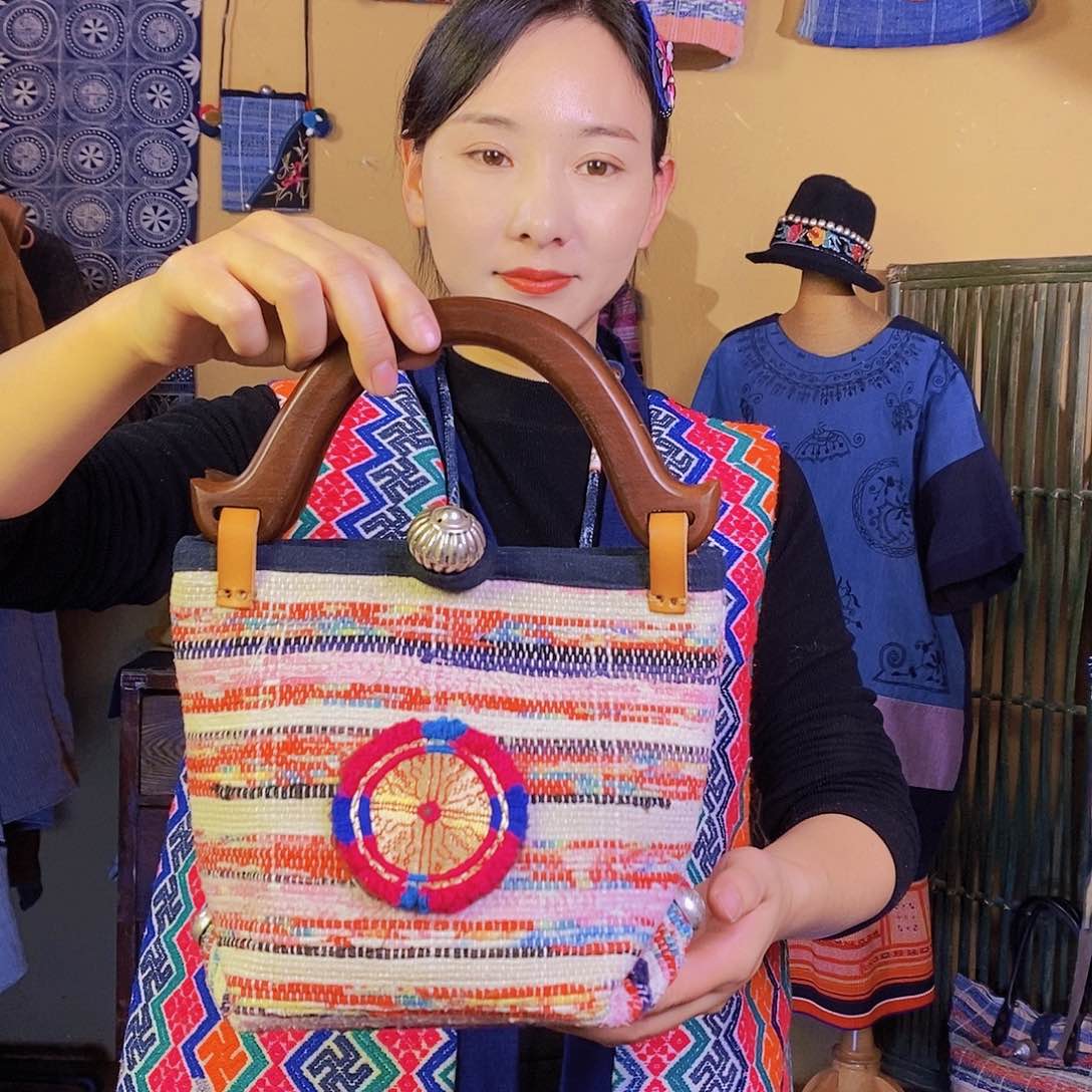 织绣手工老绣包包