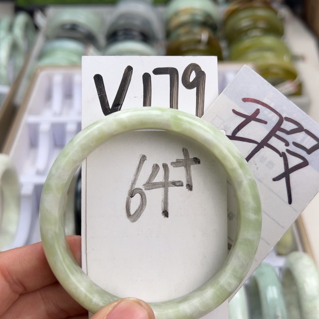 岫玉手镯未镶嵌天然岫玉