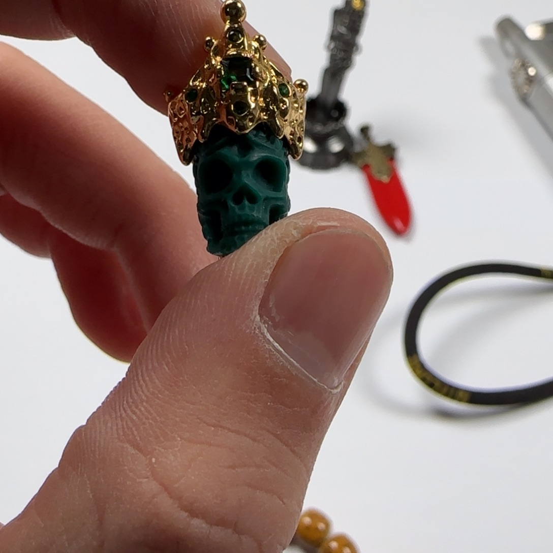 琉璃/树脂/塑料类刺骨