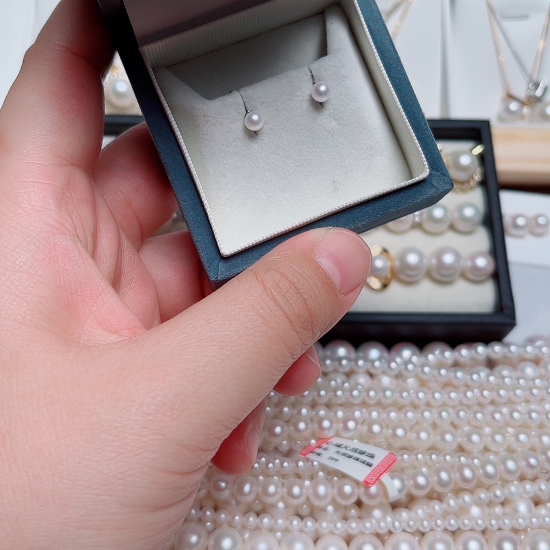 银S925镶嵌淡水珍珠耳饰