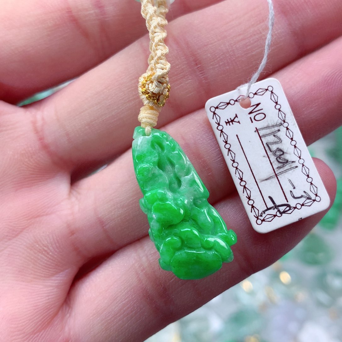 翡翠颈饰未镶嵌翡翠吊坠