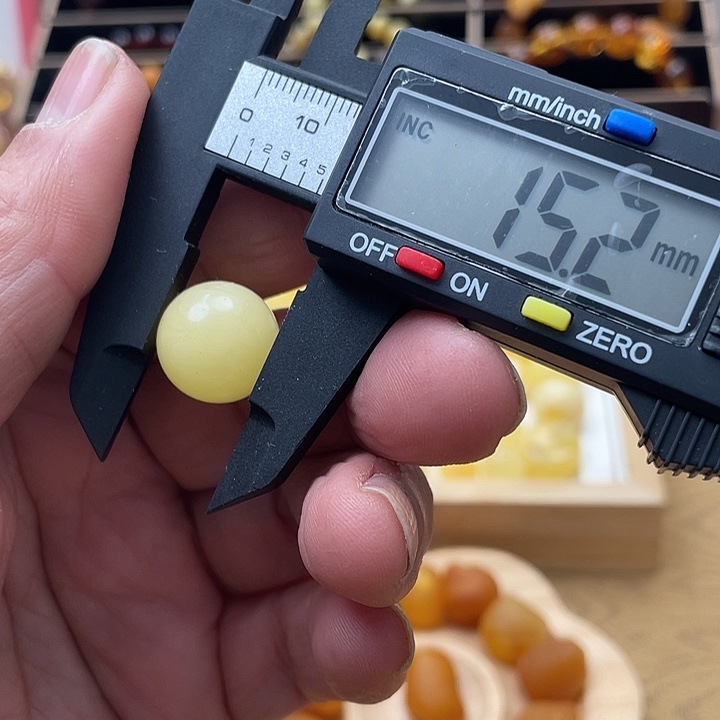 琥珀未镶嵌套链吊坠