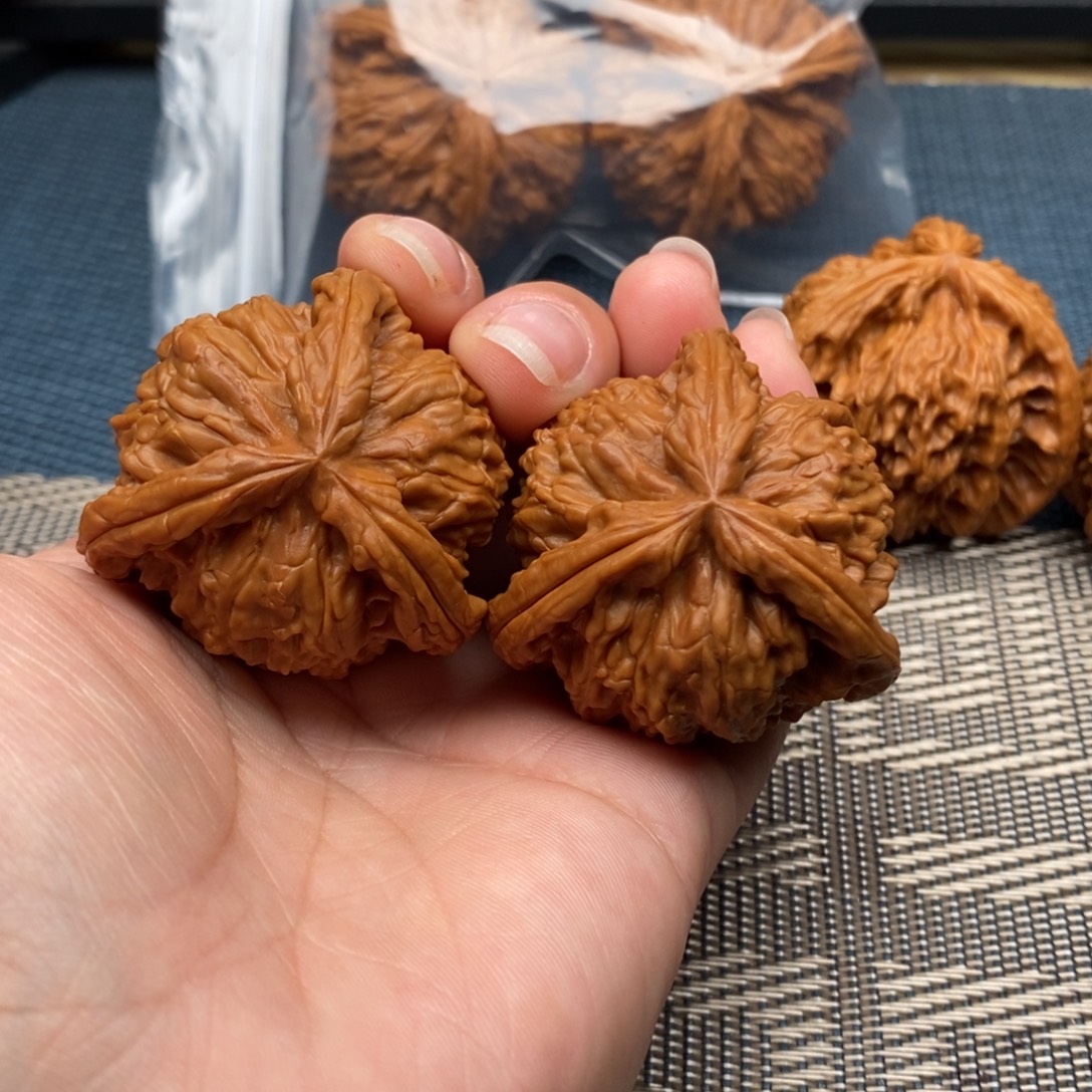 金****吊坠文玩核桃三棱