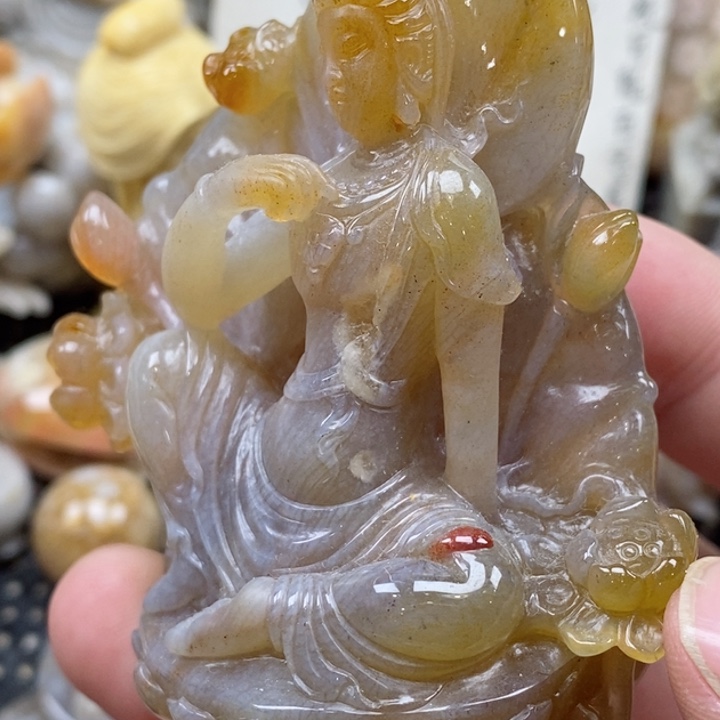 颈饰未镶嵌硅化珊瑚（珊瑚玉）