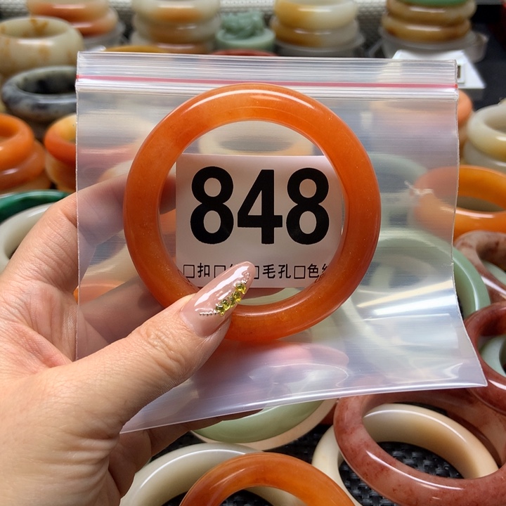 石英质玉手镯未镶嵌我***虫