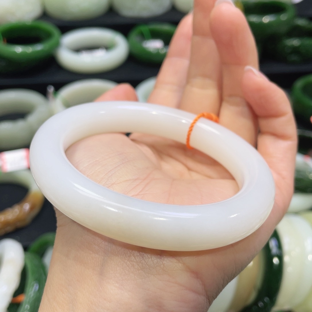 未镶嵌手镯和田玉35