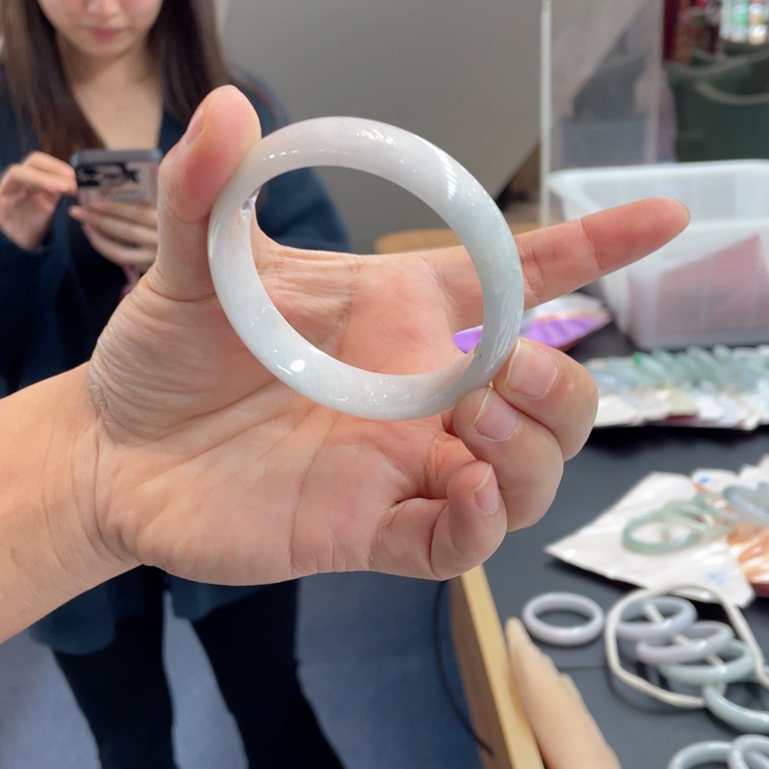 翡翠手镯未镶嵌买断