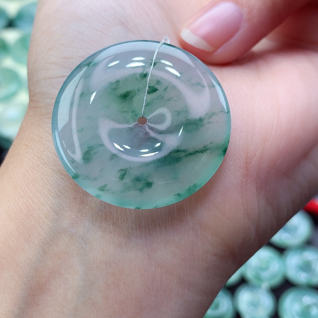 翡翠颈饰未镶嵌65尺寸33.2-5.2