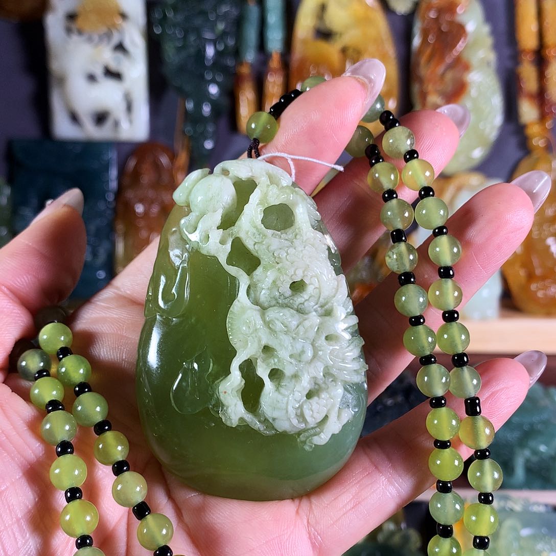 岫玉吊坠(赠链)未镶嵌