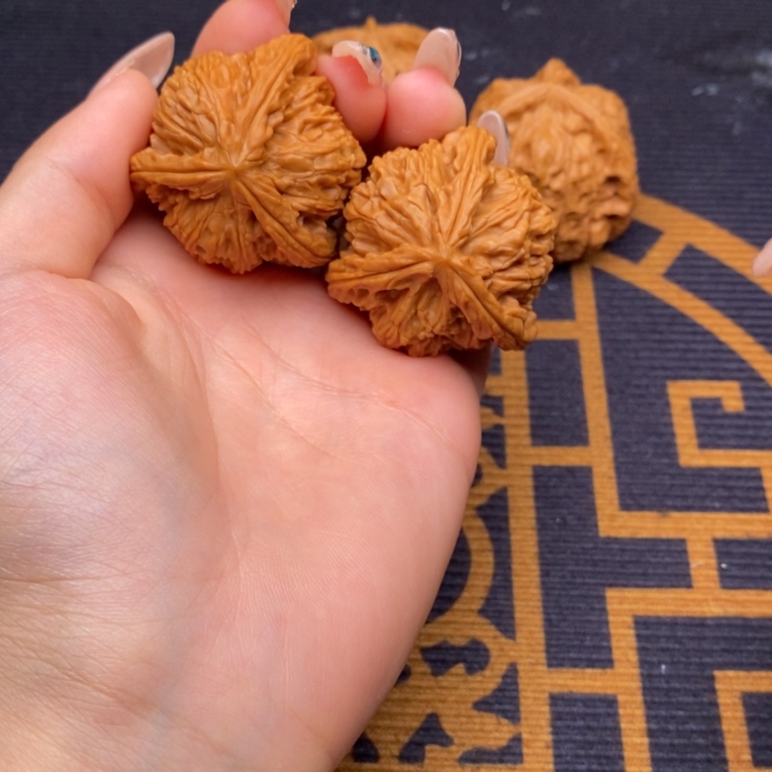 德***饰文玩核桃吊坠白狮子