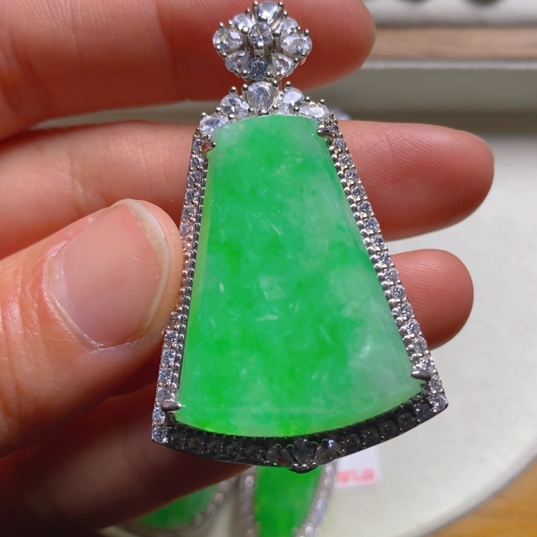 翡翠颈饰银S925镶嵌无事吊坠