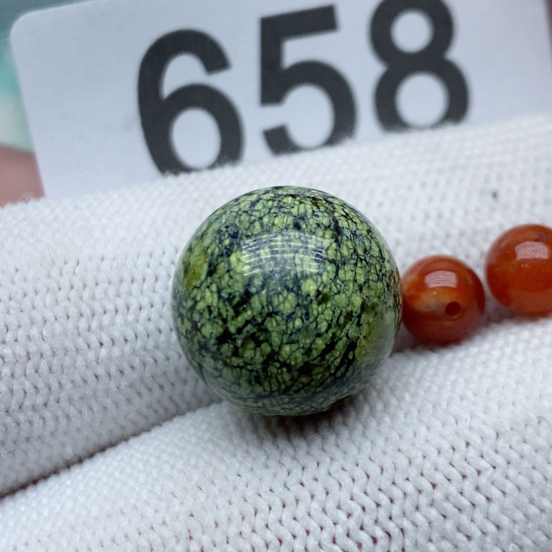 南红玛瑙未镶嵌珠宝奇石