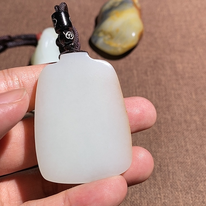 和田玉颈饰未镶嵌健*