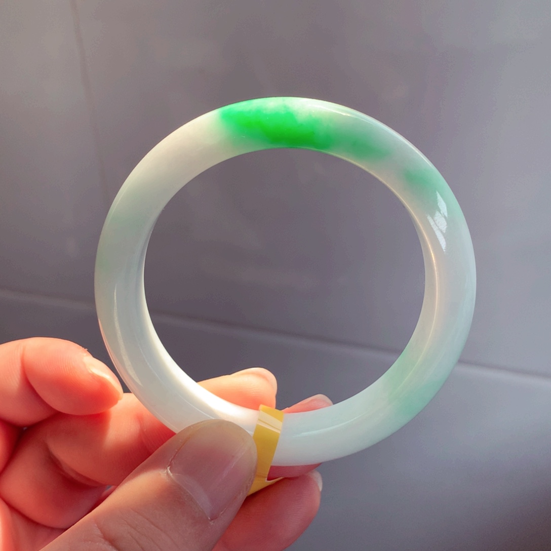 翡翠手镯未镶嵌缅甸翡翠