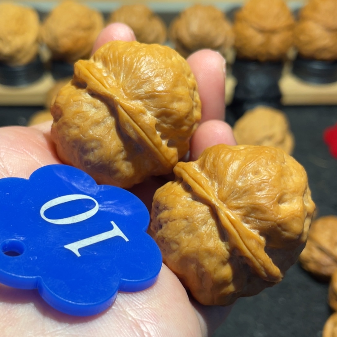 冰蟾核桃微彩37。   