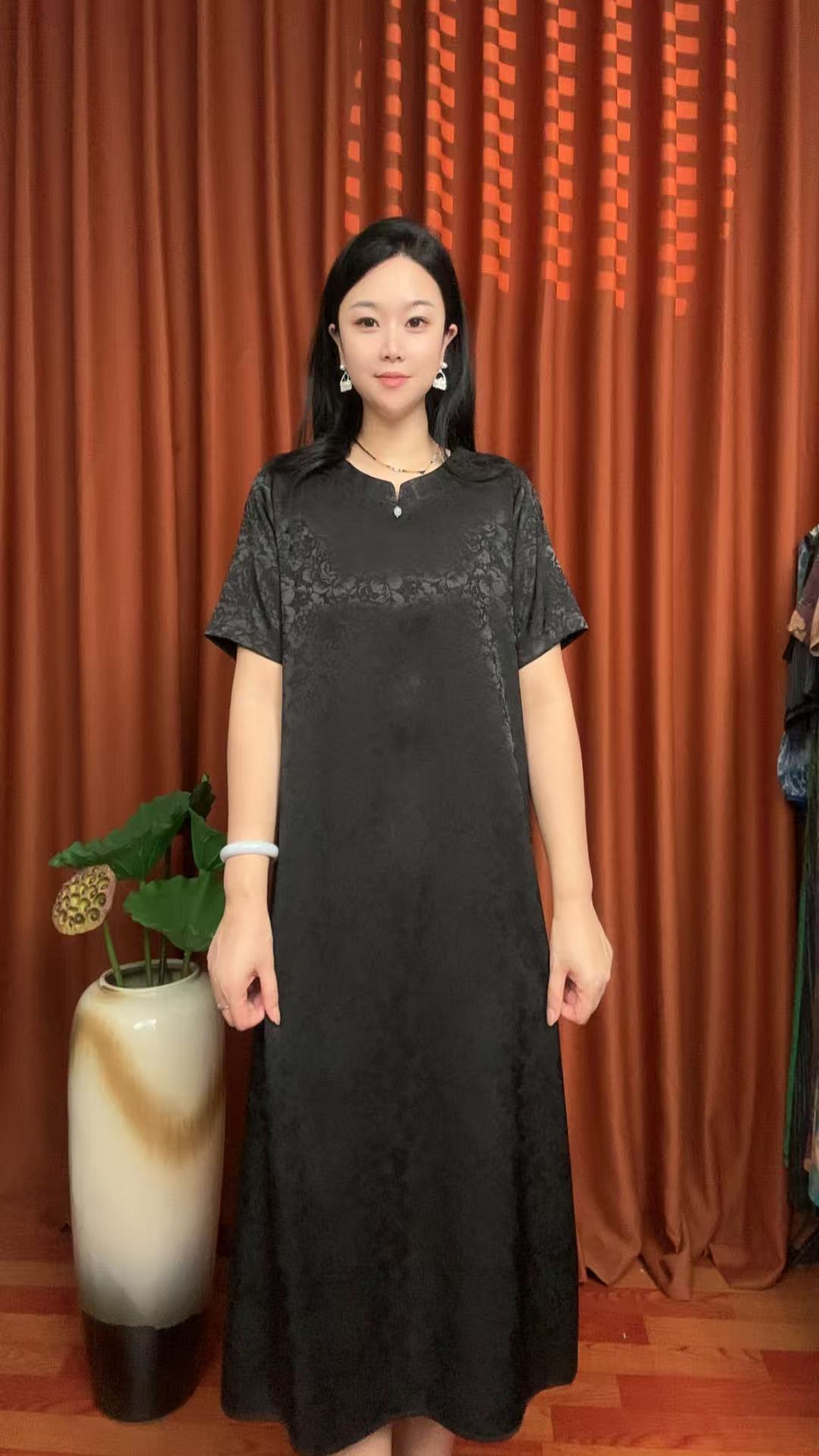  （黑玫瑰）气质提花中长款显瘦宽松时尚妈妈装连衣裙