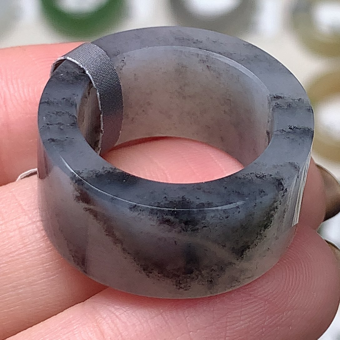 未镶嵌戒指和田玉