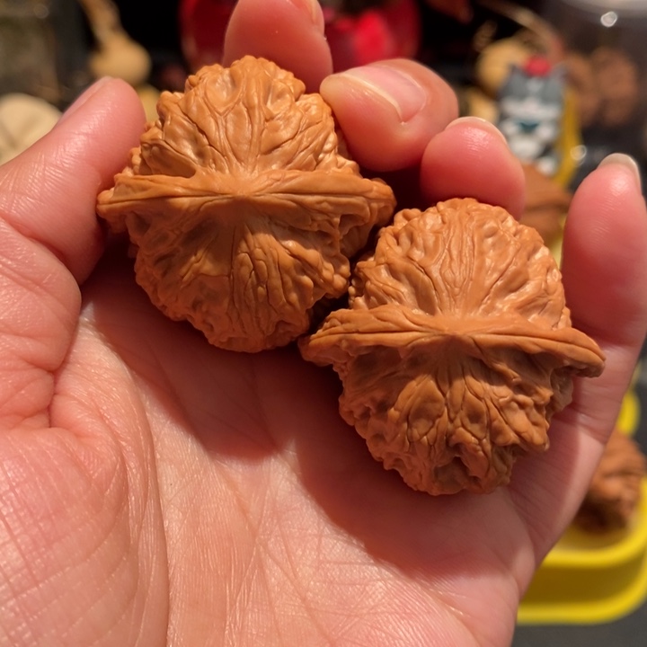 文玩核桃40尺玄虎狮子头